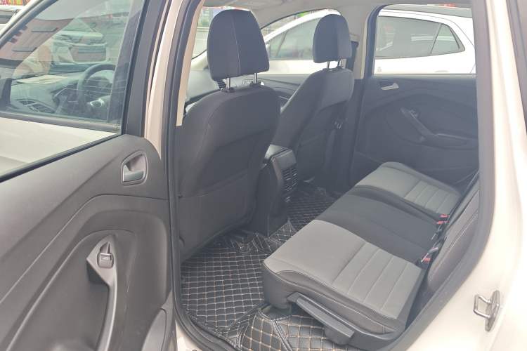 Used Ford Kuga 2015 1.5L GTDi Two-Wheel-Drive Comfort Model