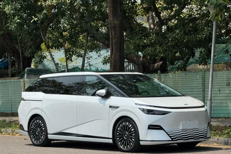 Used XPeng X9 2025 740 Ultra-Long Range Max
