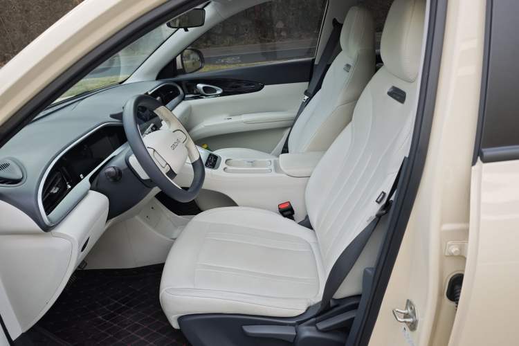 Used Geely Galaxy Geome 2025 410 km Free Version