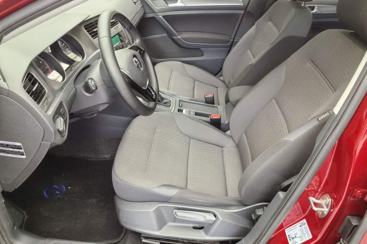 Used Volkswagen Golf 2015 1.6L Automatic Comfort Model
