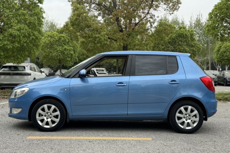 Used Skoda Fabia 2014 1.4L Automatic Crystal Edition
