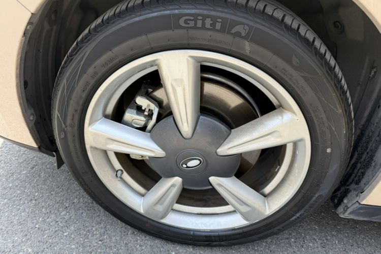 Used ORA Good Cat 2022 Morandi Edition 400km Standard Range Two-Week Young Enjoyment Version Lithium Iron Phosphate
