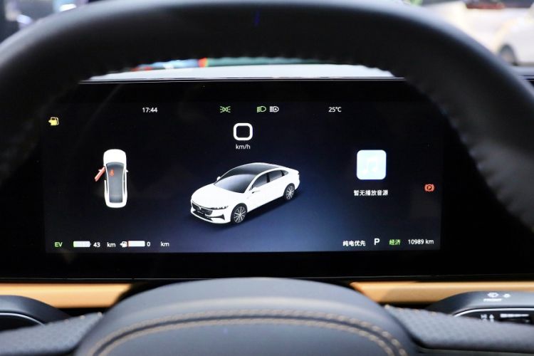 Used VOYAH PASSION 2024 PHEV Four-Wheel Drive Ultra-Long Range Executive Edition