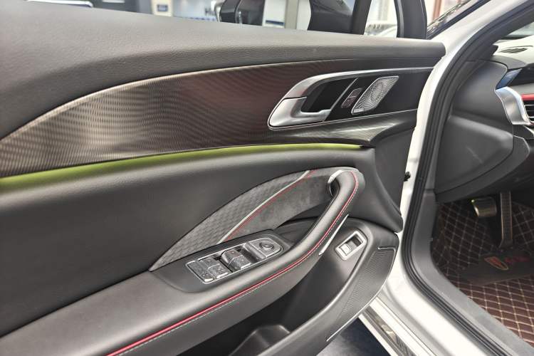 Used Hongqi H6 2024 2.0T ZhiShang Version Interior 5