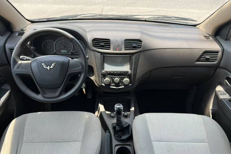 Used Wuling Hongguang 2015 1.5L S Base Model China IV