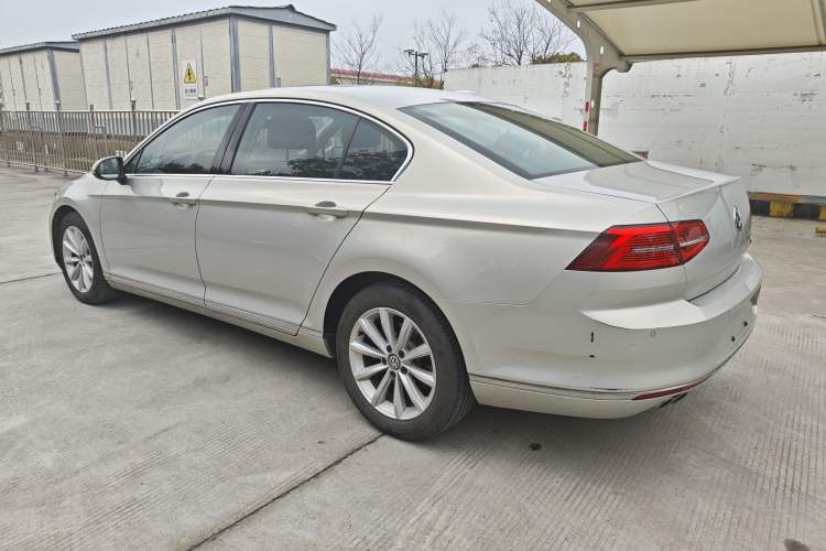 Used Volkswagen Magotan 2017 330TSI DSG Leading Model
