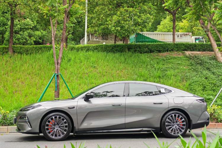 Used Geely Galaxy 8 2025 130km EM-P Exploration Edition Exterior 8