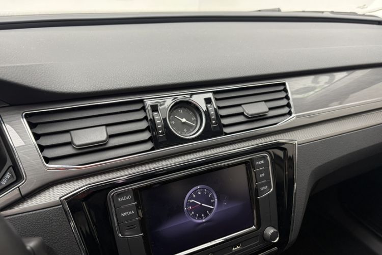 Used Volkswagen Passat 2017 330TSI DSG Luxury Edition Interior 2