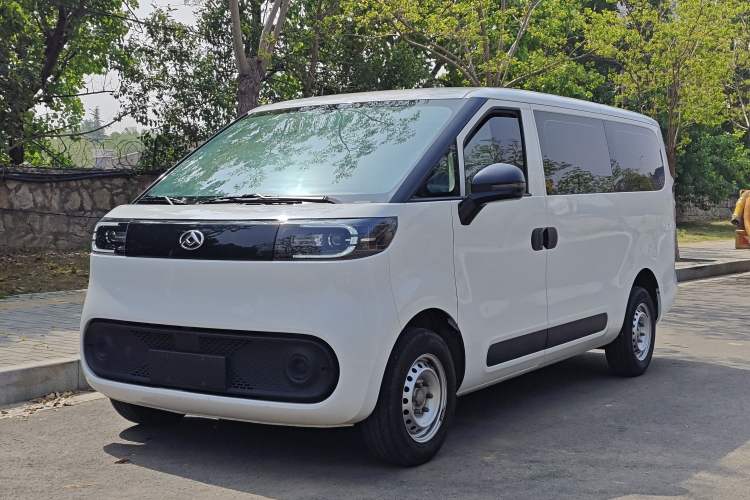 Used SAIC MAXUS Dana V1 2024 V1 Short Wheelbase Low-Roof Multi-Function Version (51 kWh)