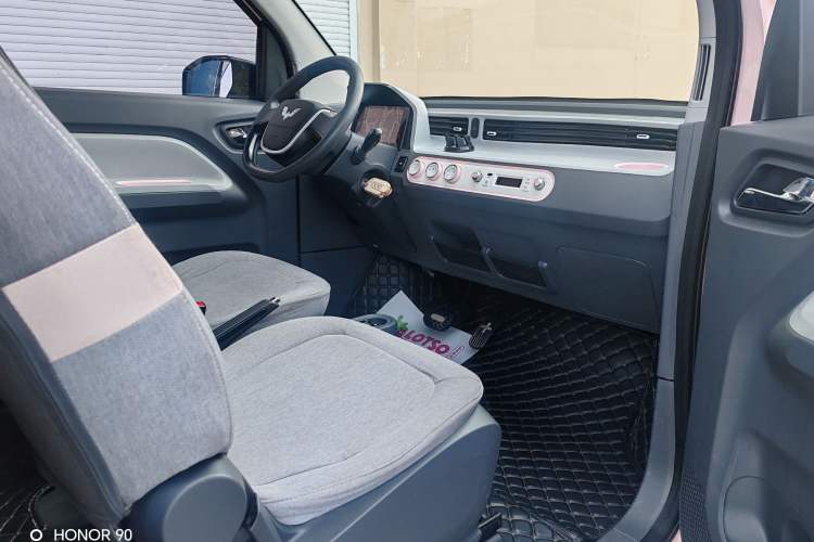 Used Wuling Hongguang MINIEV 2022 Macaron Premium Model – Lithium Iron Phosphate