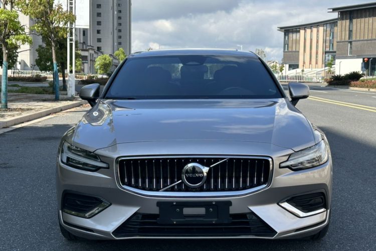 Used Volvo S60 2024 B4 Zhiyi Luxury Edition