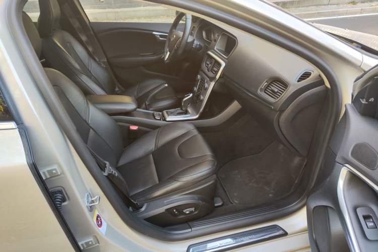 Used Volvo V40 2017 T3 Zhiya Edition