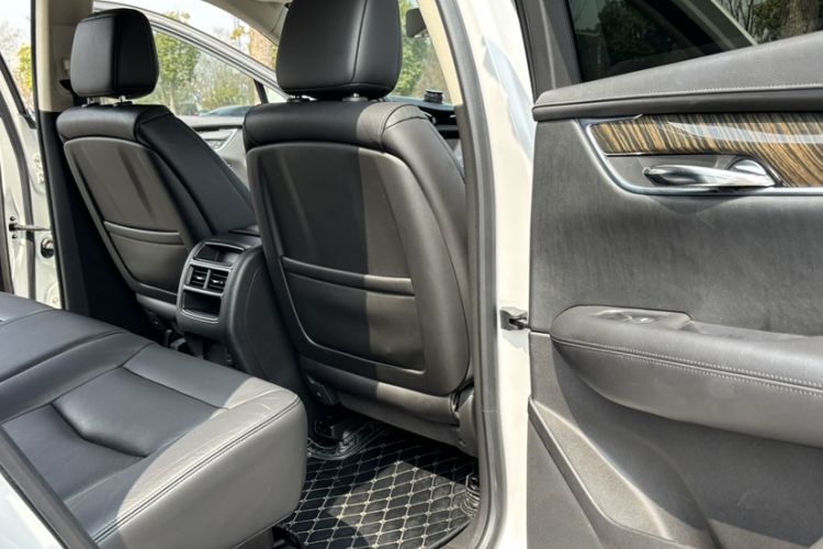 Used Cadillac XT5 2016 25T Luxury Model
