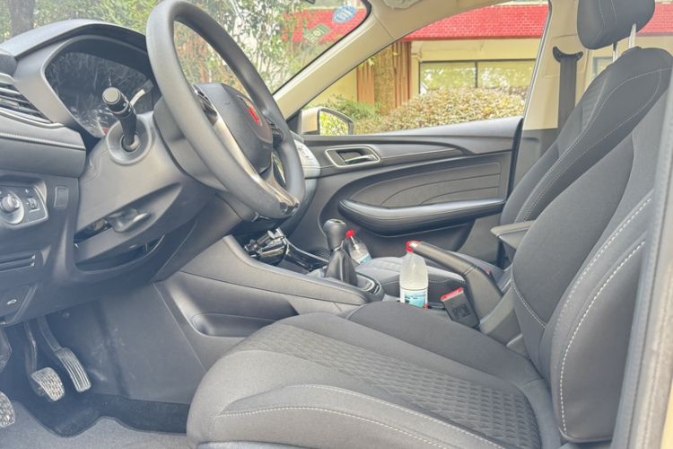 Used Roewe i5 2020 1.5L Manual 4G Connect Luxury Edition