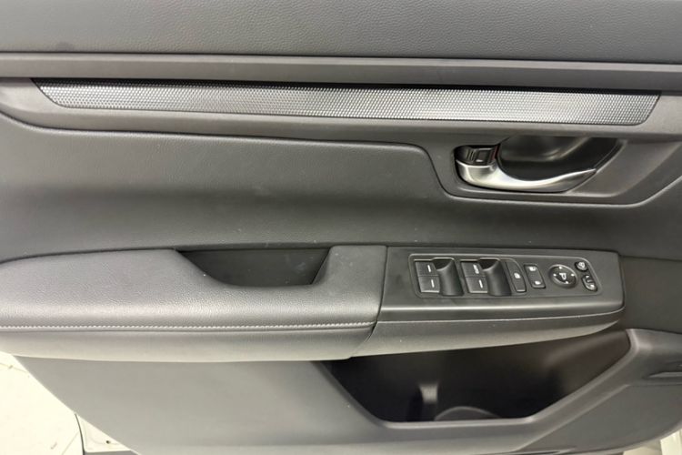 Used Honda CR-V 2023 240TURBO Two-Wheel Drive Active Version 5 Seats Interior 4