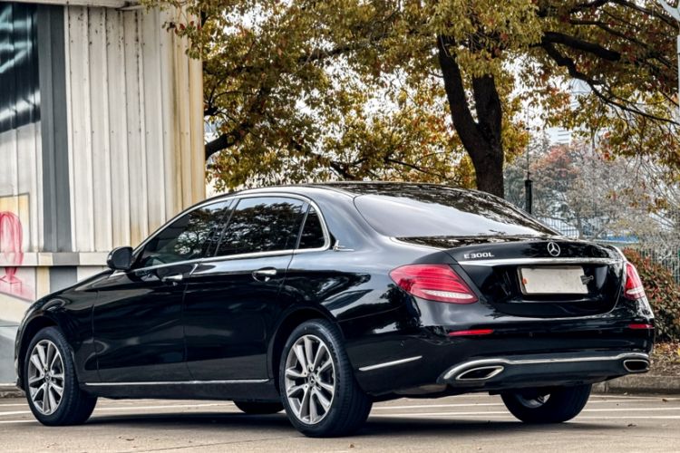 Used Mercedes-Benz E-Class 2019 E 260 L

