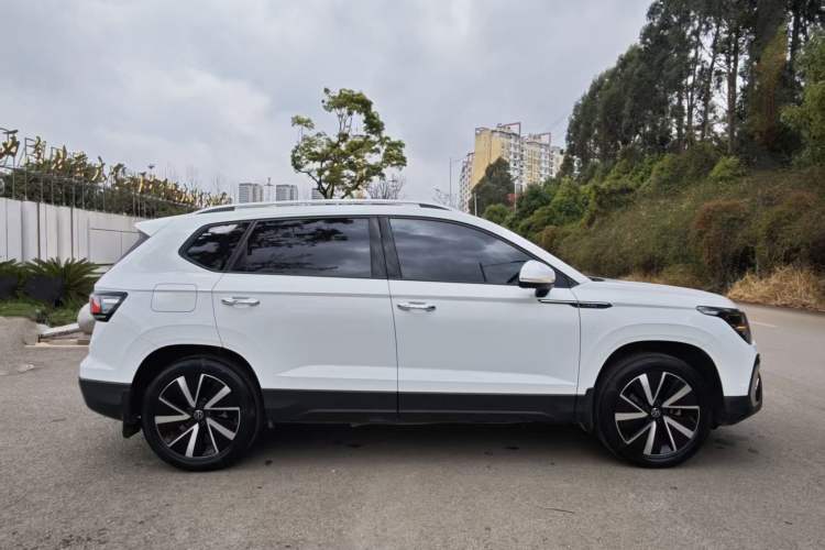 Used Volkswagen Tharu 2023 300TSI Two-Wheel-Drive Moonlight Edition