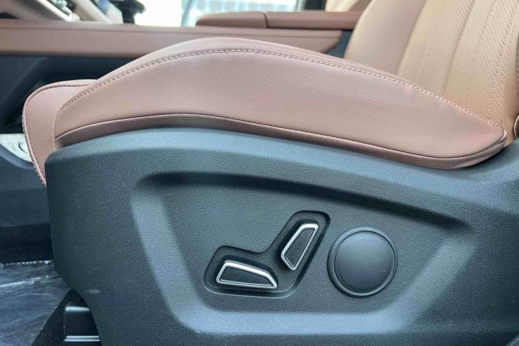 Used Changan UNI-Z New Energy 2024 Blue Whale Smart Electric iDD 125km Beyond Edition