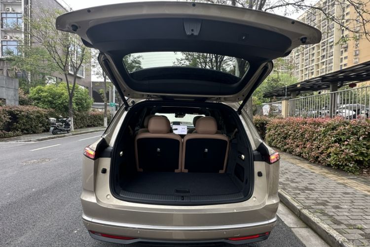 Used ONVO Luxeed L90 2025 Model—Max Six-Seater Version Trunk