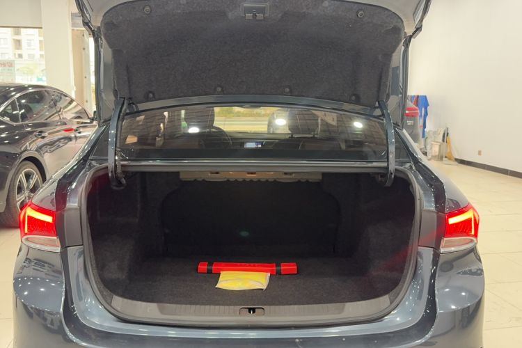 Used Buick GT 2021 Revised Version 1.3T Automatic Mild Hybrid Elite Edition Trunk