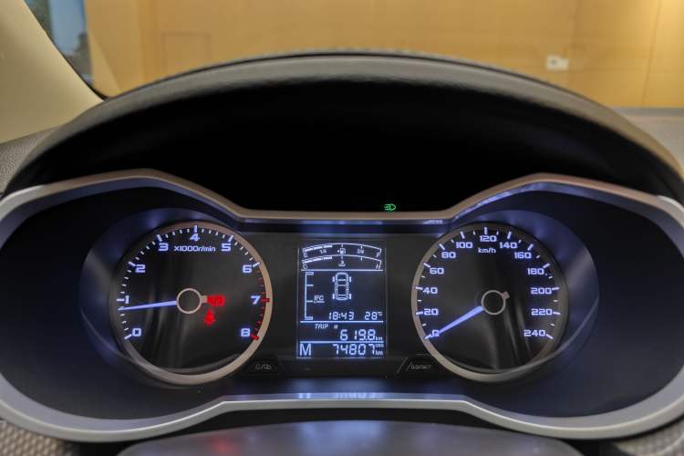 Used Geely Auto Emgrand GS 2016 Elegant Edition 1.8L Manual LingShang Model Odometer Close Up