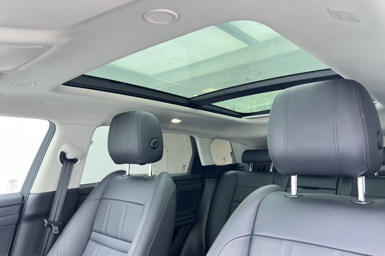 Used Land Rover Range Rover Evoque 2021 Range Rover Velar 249 PS R-Dynamic S Performance Edition