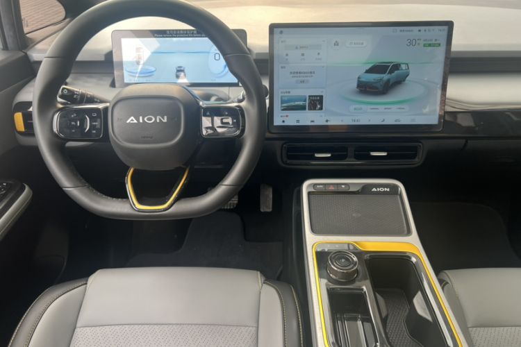 Used AION Y 2022 70 Intelligent Edition Lithium Iron Phosphate Interior 3