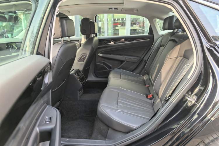 Used Volkswagen Passat 2024 380TSI Dragon Edition
