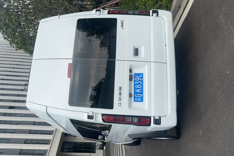 Used JMC Fushun 2023 2.0T Manual Diesel Long-Wheelbase High-Roof Business Van with Dual Rear Tires 6–9 Seats
