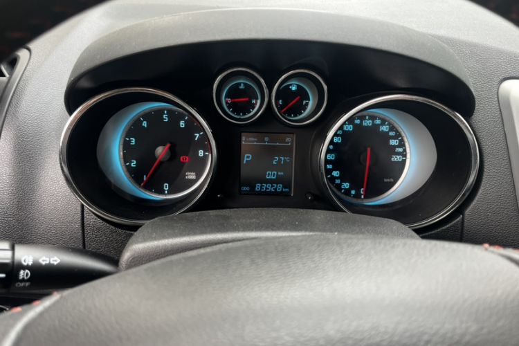 Used Changan CS35 2015 1.6L Automatic Luxury Model China V Standard
