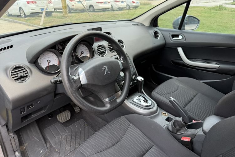 Used Peugeot 408 2013 2.0L Automatic Comfort Edition Interior 4