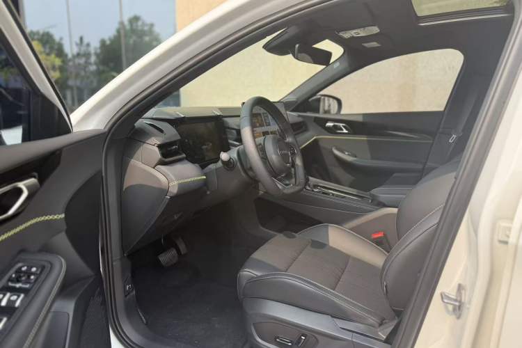 Used Lynk & Co 03 2026 Model 1.5TD DCT Pro Interior 2