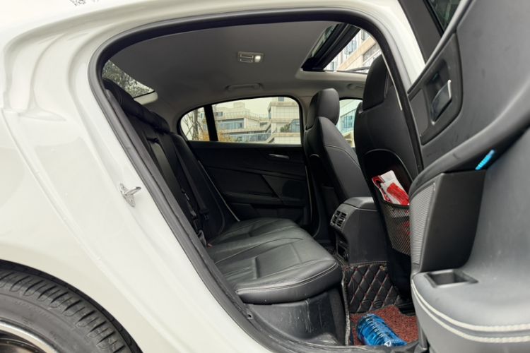 Used Jaguar XE 2018 2.0T 300 PS All-Wheel-Drive R-Sport Sport Edition