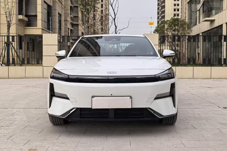 Used Geely Galaxy L6 2025 EM-i 140km Explorer+ Edition
