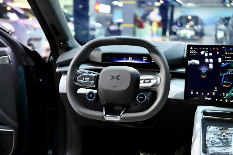 Used XPeng P7 2025 Model—750 All-Wheel-Drive High-Performance Ultra
