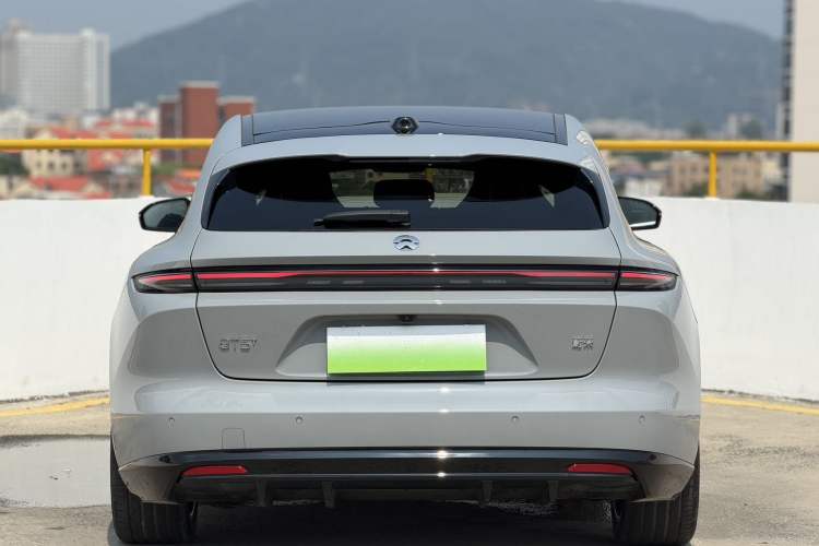 Used Nio ET5T 2025 75 kWh Touring Exterior 4