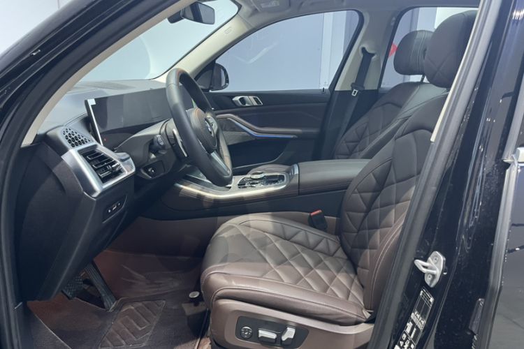 Used BMW X5 2023 xDrive 30Li Luxury M Sport Package Interior 5