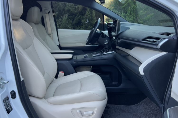 Used Toyota Sienna 2021 2.5L Hybrid Ultimate Edition
