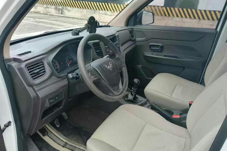 Used Wuling Hongguang V 2019 1.5L Jingqu Version China VI LAR