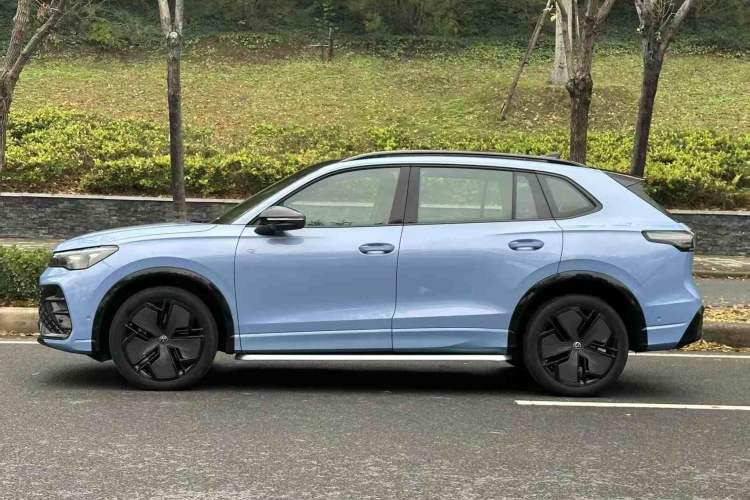 Used Volkswagen Tiguan L 2024 PRO 380TSI Four-Wheel Drive R-Line Prestige Edition Exterior 5