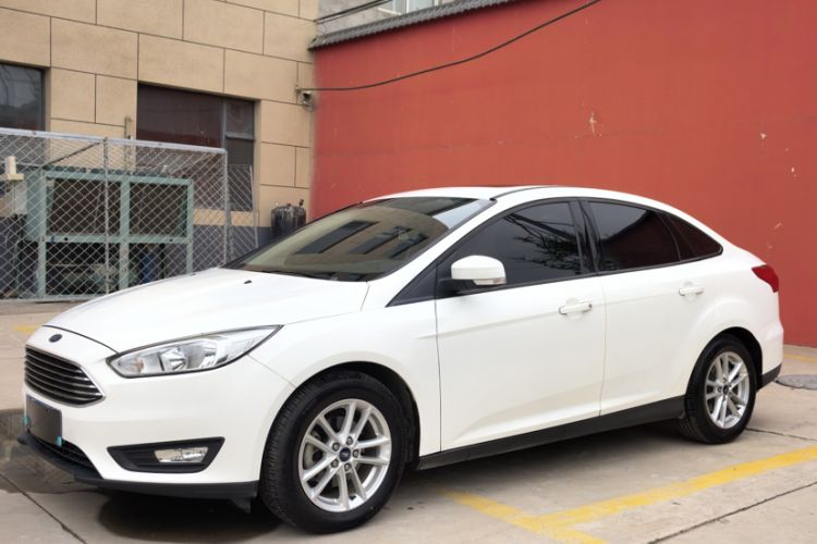 Used Ford Focus 2018 Sedan Classic 1.6L Automatic Trendy SmartDrive Edition Exterior 4
