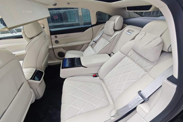 Used Hima Stelato S9 2025 Extended-Range Ultra Interior 3