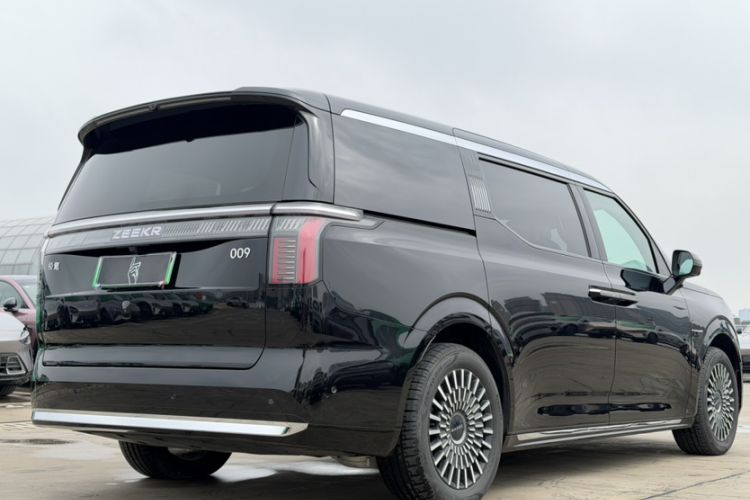 Used Zeekr 009 2024 7-Seater Walk-Through Version Four-Wheel Drive 108 kWh
