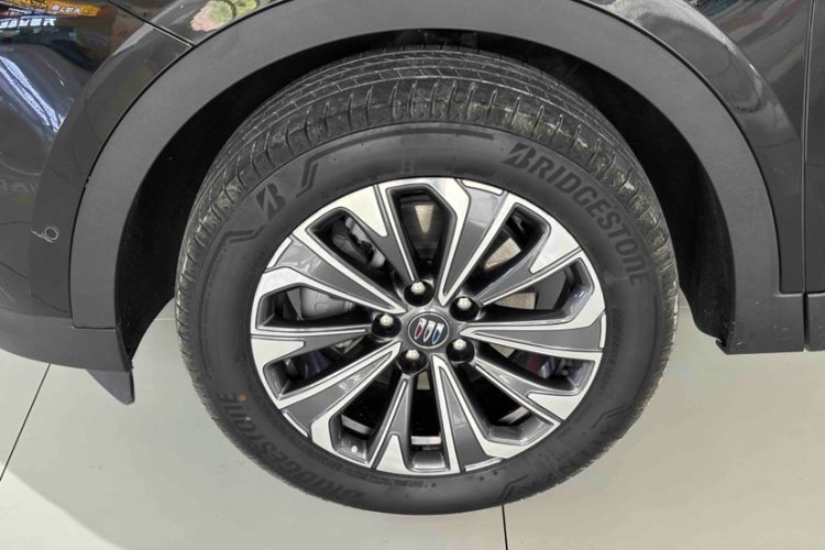 Used Buick Envision 2025 Encore Plus 28T Two-Wheel-Drive Platinum Edition