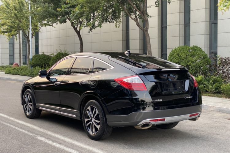 Used Honda Crosstour 2016 2.4L Luxury Edition
