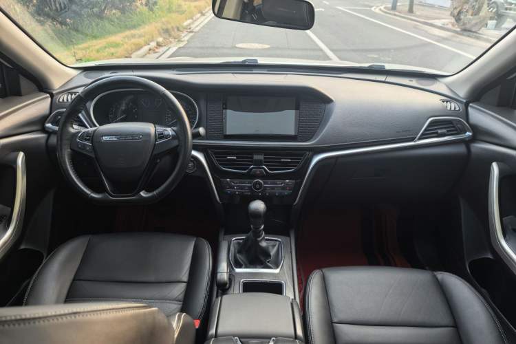 Used Venucia T90 2017 2.0L Manual ZhiShang Edition
