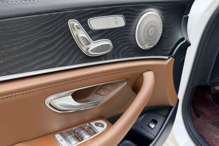 Used Mercedes-Benz E-Class 2018 Facelift E 200 L Sport Edition Interior 3