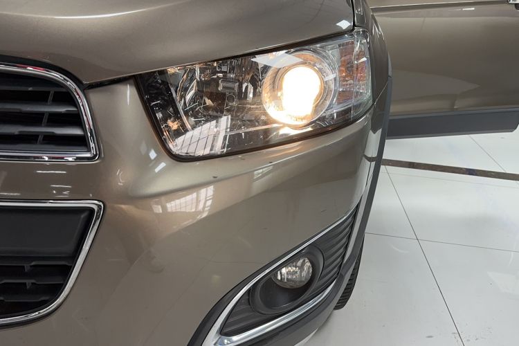 Used Chevrolet Captiva 2015 2.4L 4x4 Flagship Edition 7-Seater
