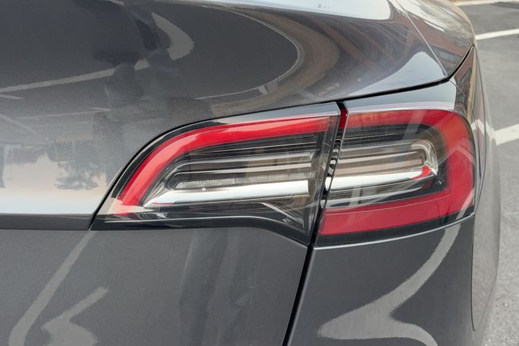 Used Tesla Model Y 2021 Long-Range All-Wheel-Drive Version