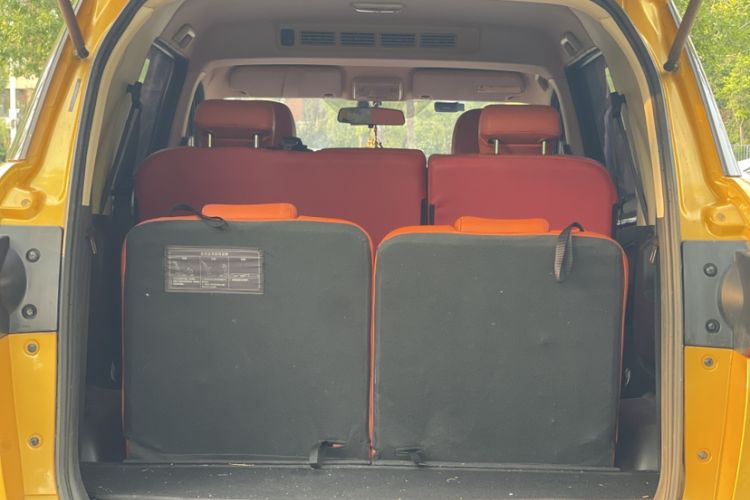 Used Dongfeng Fengon 370 2016 1.5L Manual Luxury Version SFG15-05 7 Seats